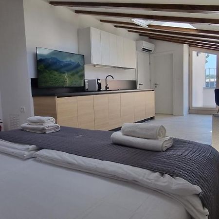 Dea Del Mar Apartments Izola Buitenkant foto